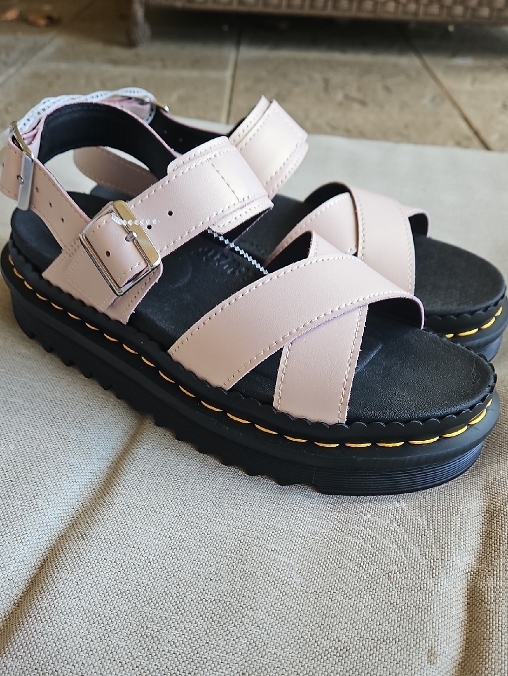 Sz 7- Dr Martins Voss II Chunky Sandals In Opalescent Powder Pink/ Gold - Picture 4 of 9